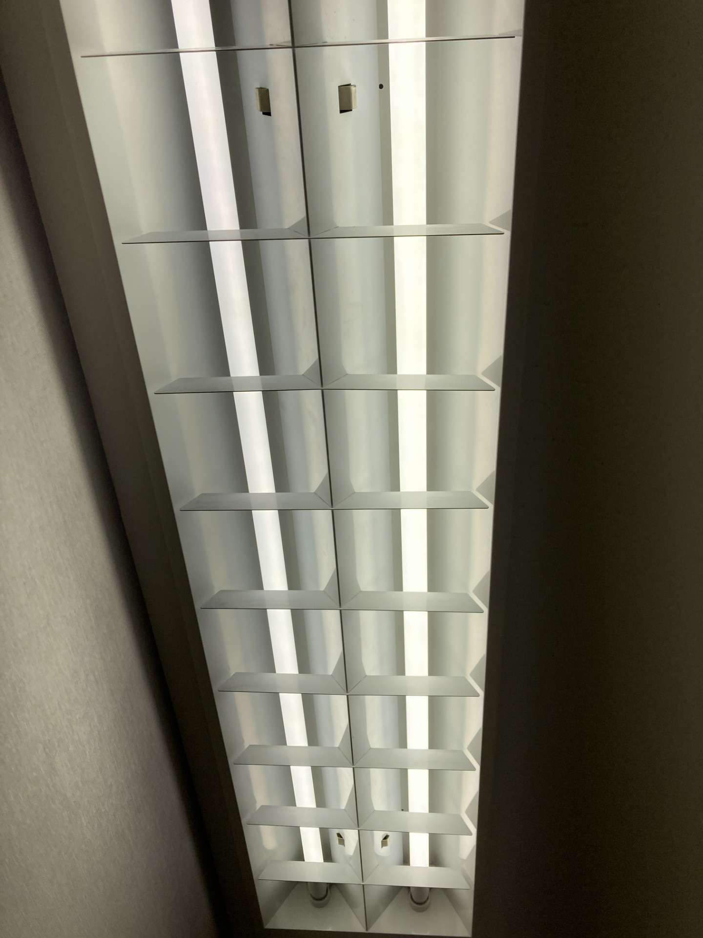 蛍光灯のLED変換工事